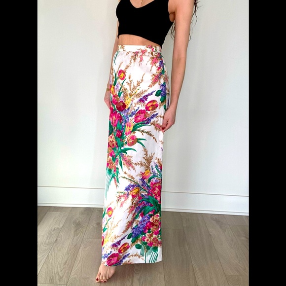 VINTAGE NEW condition Euro designer summer cocktail skirt. XS high waisted - Picture 1 of 10